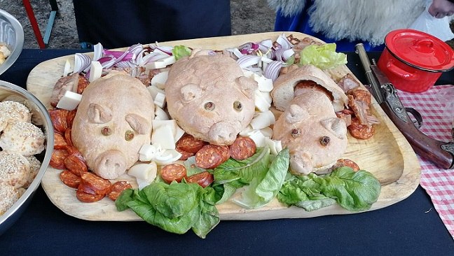 A kakucsi Böllérfesztiválon ismét a hagyományé és a szórakozásé a főszerep