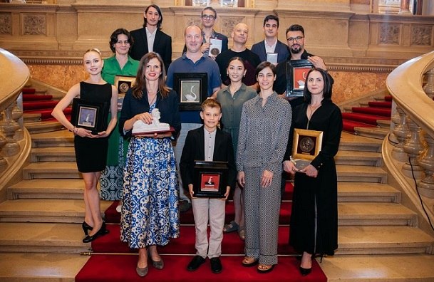 Emlékezetes pillanatokban gazdag angolszász szezont zár az OPERA