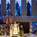 A magyar államalapítás 1025. évfordulója alkalmából Szent István előtt tiszteleg az OPERA