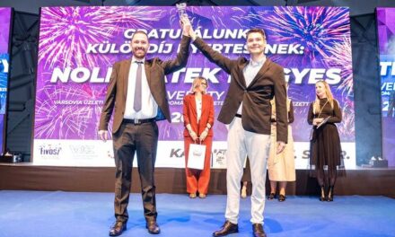 Európai egyetem magyar vezetője kapott rangos üzleti díjat – Díjat kapott a legtöbb magyarországi hallgatót képző külföldi egyetem vezetője, Noll-Batek Frigyes