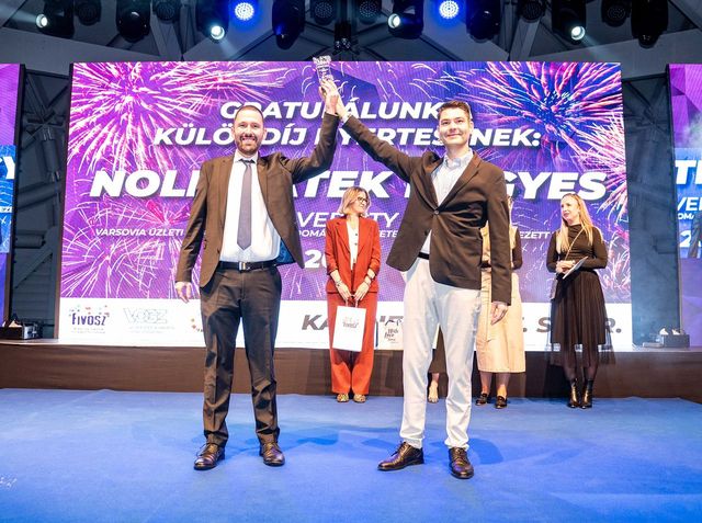 Európai egyetem magyar vezetője kapott rangos üzleti díjat – Díjat kapott a legtöbb magyarországi hallgatót képző külföldi egyetem vezetője, Noll-Batek Frigyes