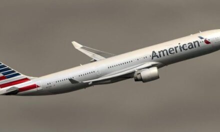 Világszínvonalú kiszolgálás a felhők felett: Magyar cég látja el az American Airlines Budapest – Philadelphia járatait – Hároméves szerződést nyert a budapesti cateringcég