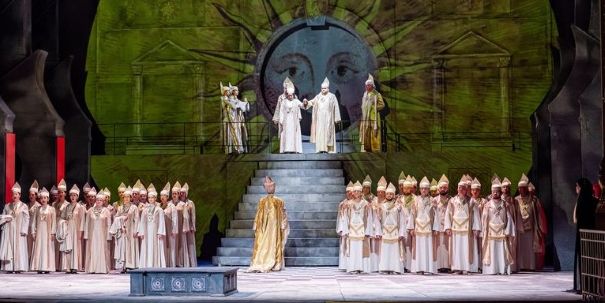 Nemzetközi hírű énekesekkel viszi kéthetes japán turnéra A varázsfuvolát az OPERA