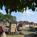 Itt a nyári szünet: Dinnyésen várak, kisvasút köti le a gyerekeket